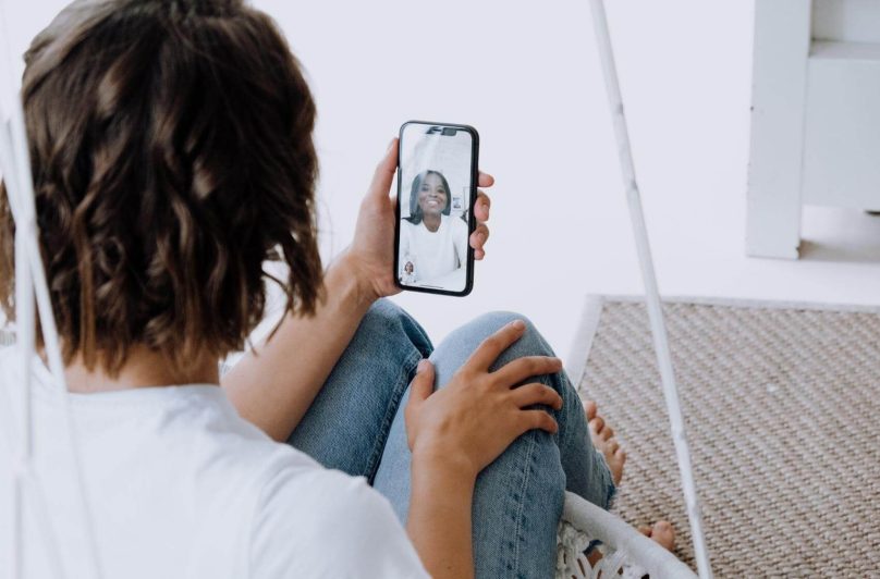 8 tipů pro první rande přes FaceTime namísto face-to-face