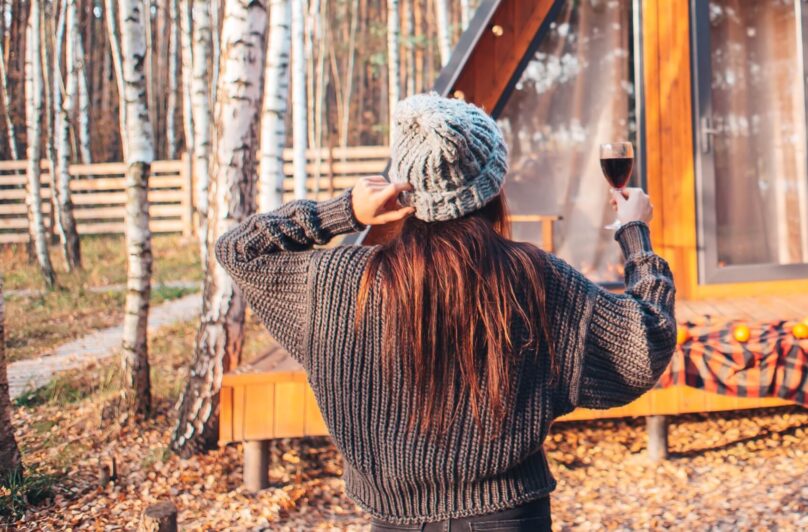 Sauna domek, úplná samota i skryté místo: 3 dechberoucí glampingy, ve kterých si rozhodně odpočinete