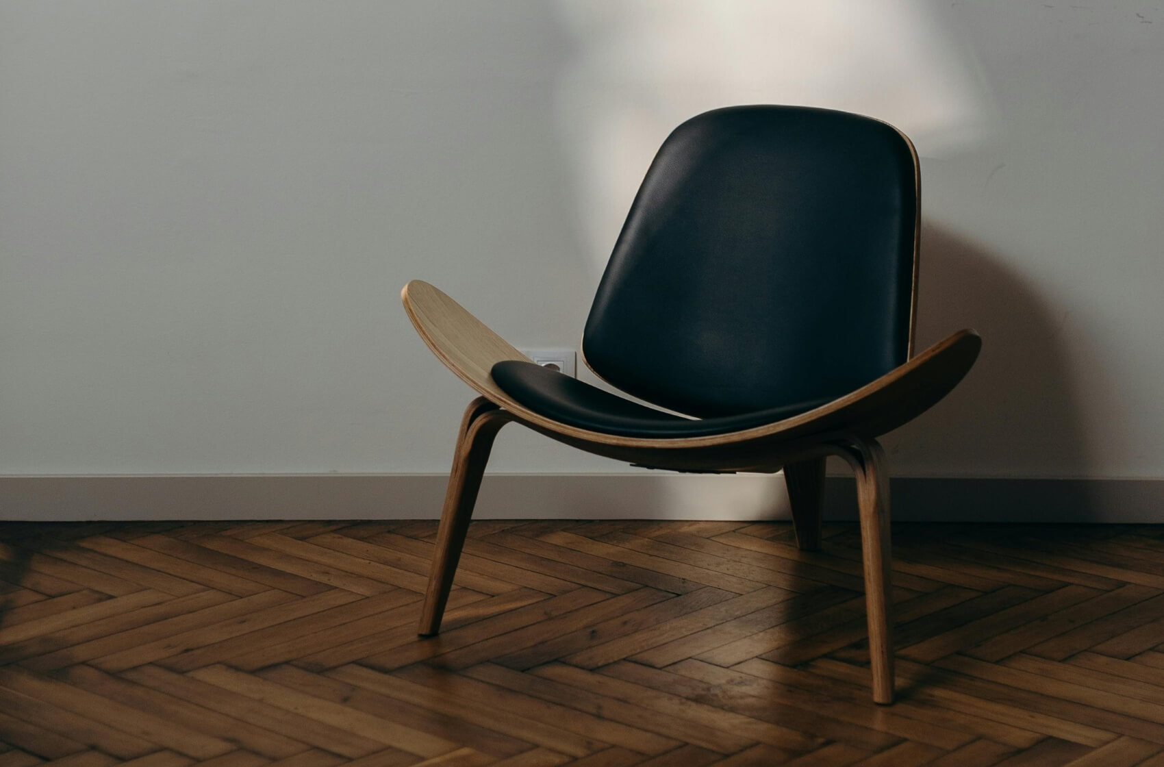 5 trendů interiérového designu pro rok 2025, které obstojí ve zkoušce časem: Návrat starých časů i barev, které navozují příjemné pocity