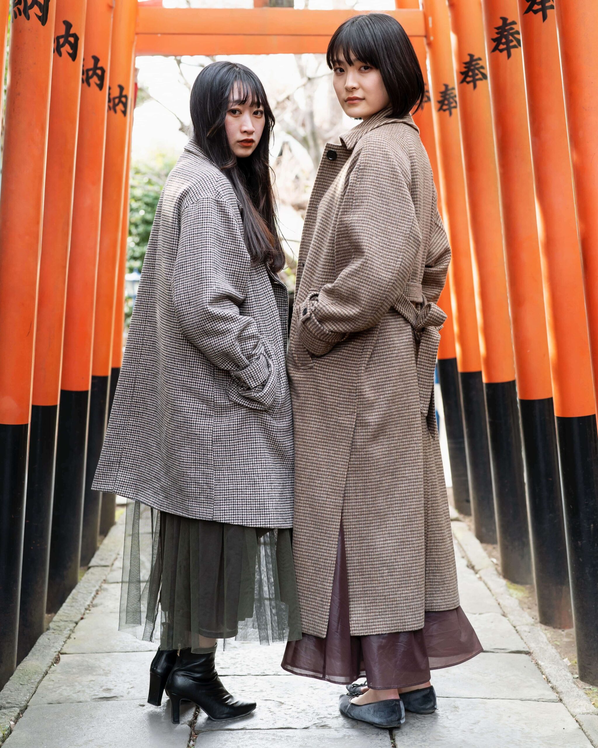 Japonské ženy ve stylových outfitech