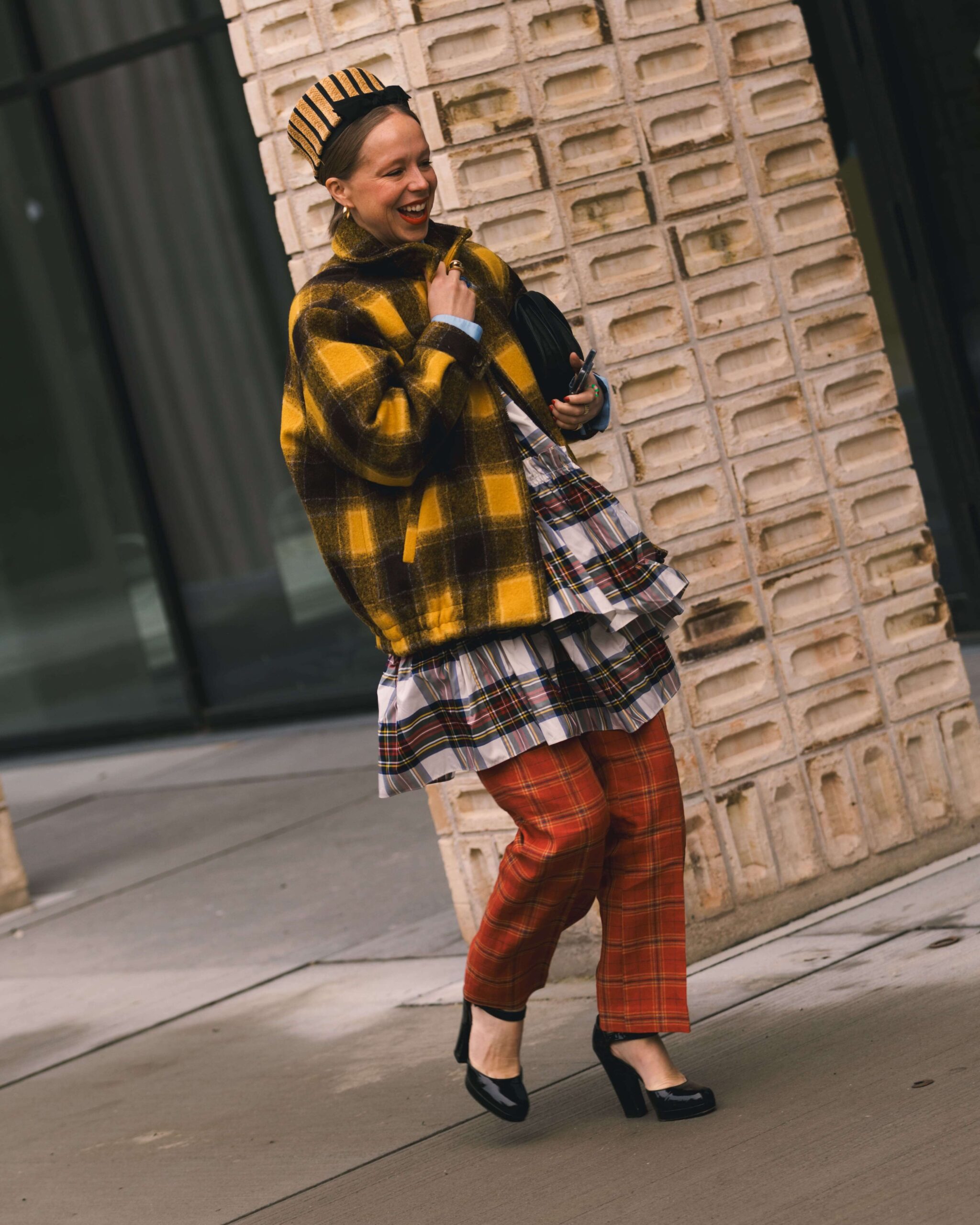„It-girl” ve stylovém outfitu