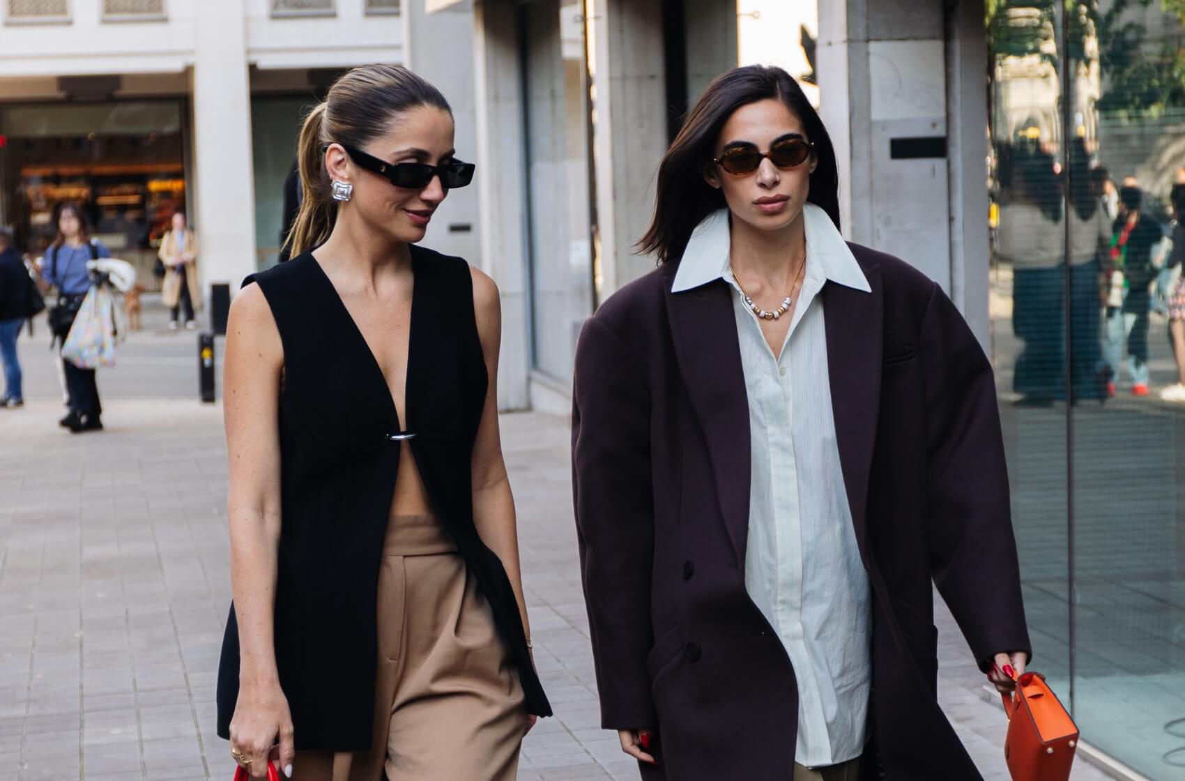 Vesta v hlavní roli: Inspirujte se stylovými outfity pro každý den