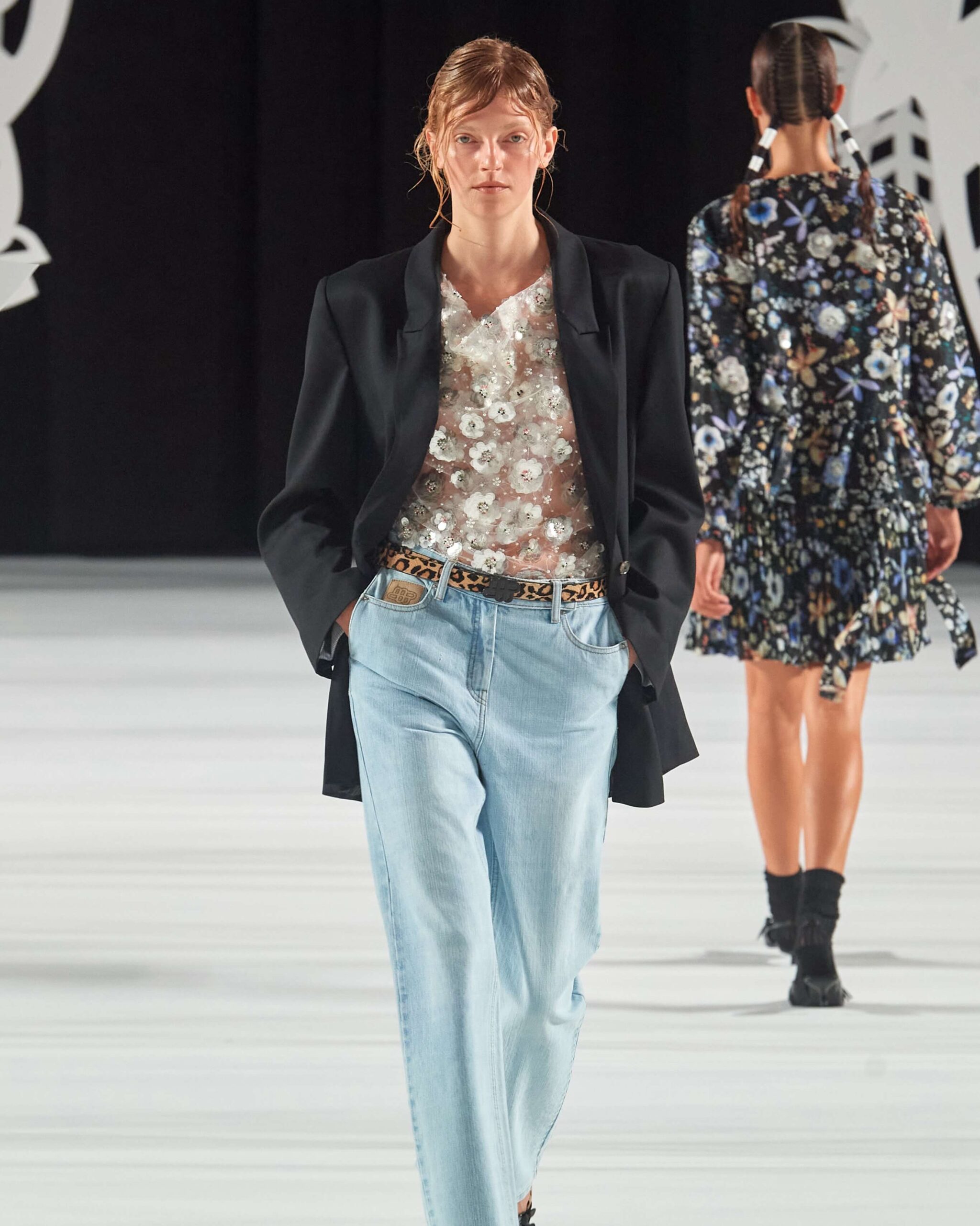 Modelka na přehlídkovém mole