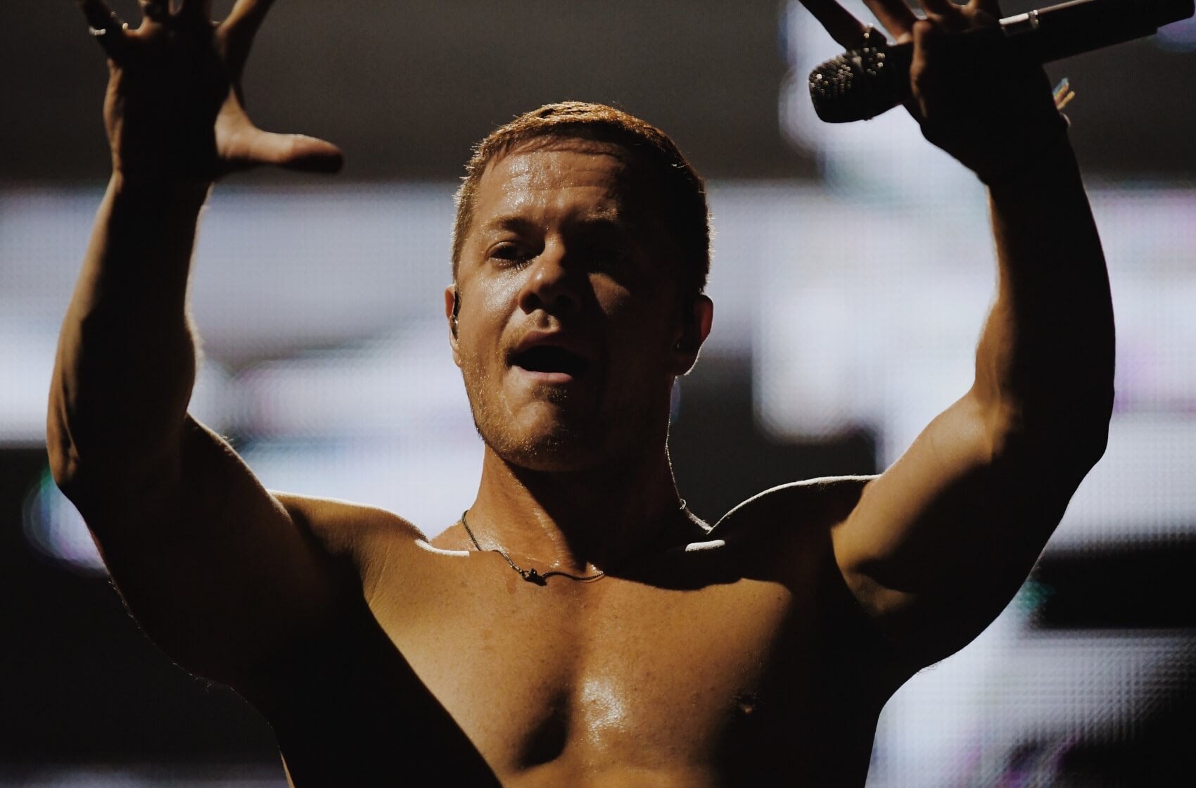 RECENZE: Imagine Dragons v Praze ukázali, že naživo znějí úžasně, a frontman kapely se vyznal ze své lásky k Česku