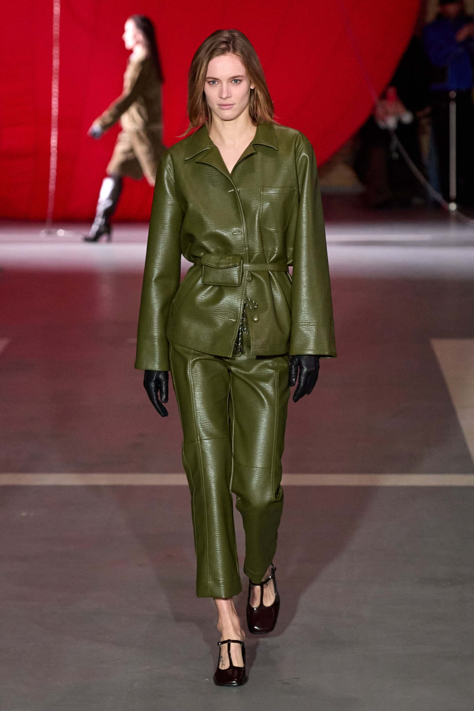 Modelka na přehlídkovém mole