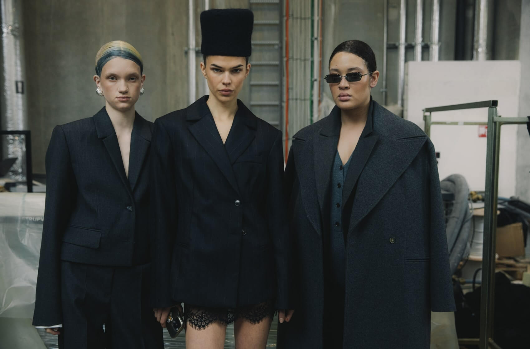 Trendy doplňky pro podzim a zimu: Sezónu ovládnou odvážné a jedinečné kousky, díky kterým bude outfit nezapomenutelný