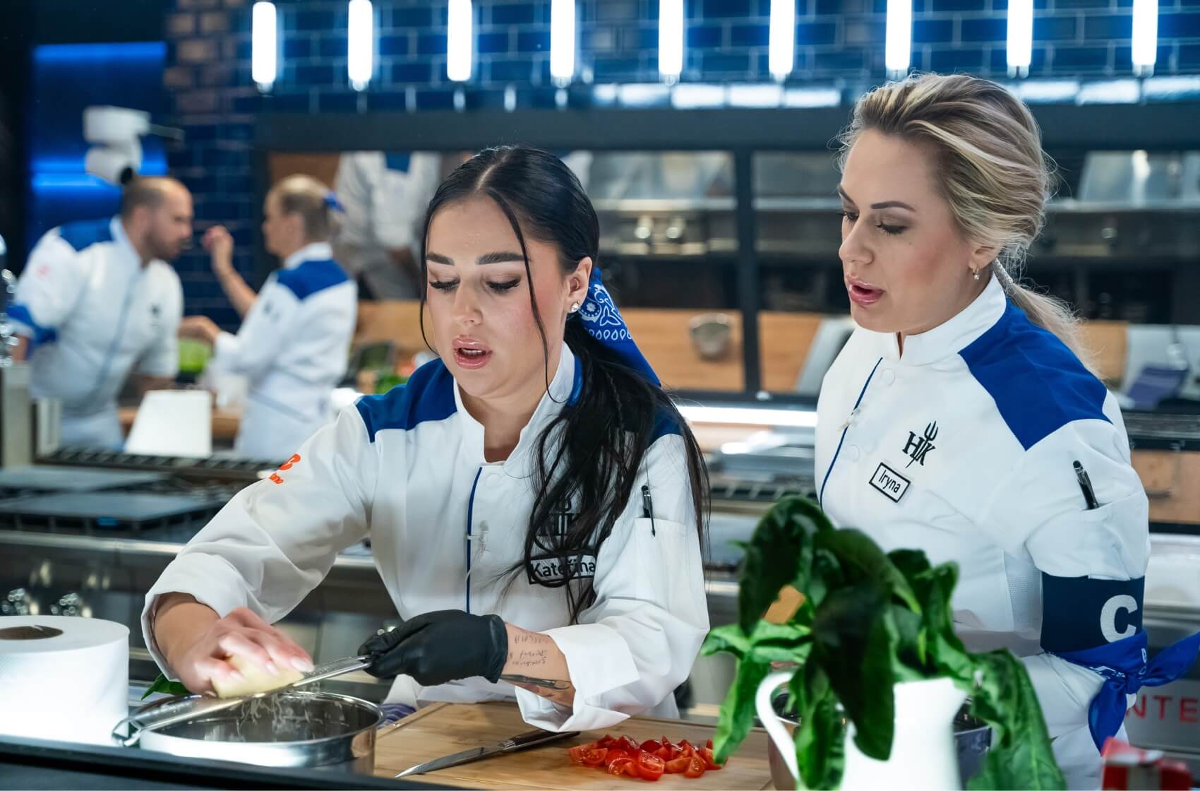 Pátý díl Hell’s Kitchen Česko: Další slzy, italský večer i rozšíření modrého týmu o účastnici reality show Survivor
