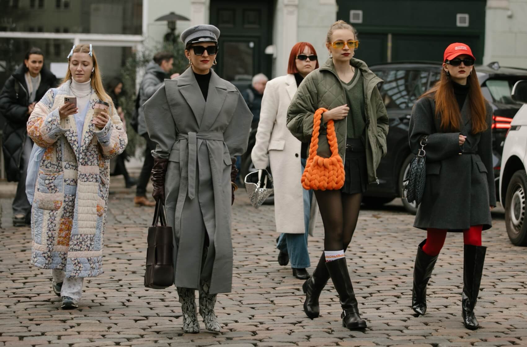 Trendy z druhé ruky: Seznamte se s nadčasovými kousky sezóny, které na vás čekají v second handech