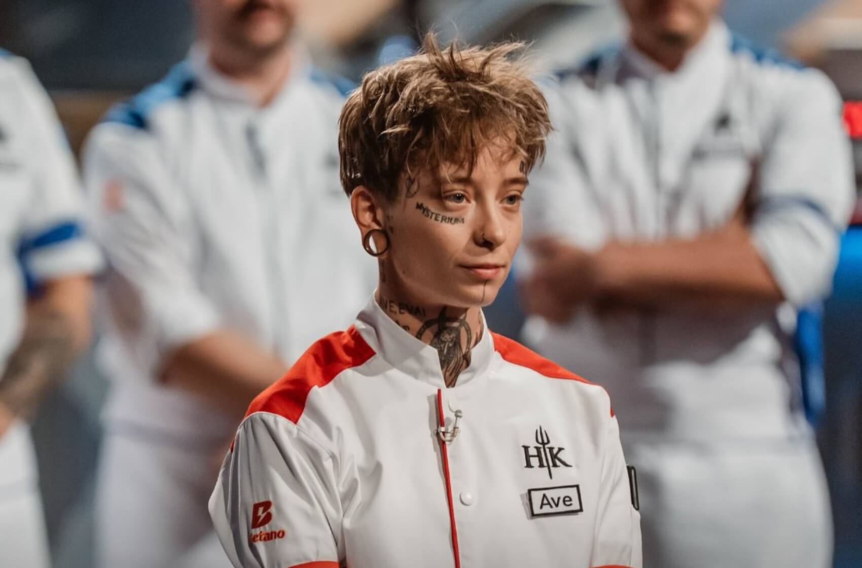 Třináctý díl Hell’s Kitchen Česko přinesl černé rondony, náročné výzvy, dojemné loučení i finálovou pětku