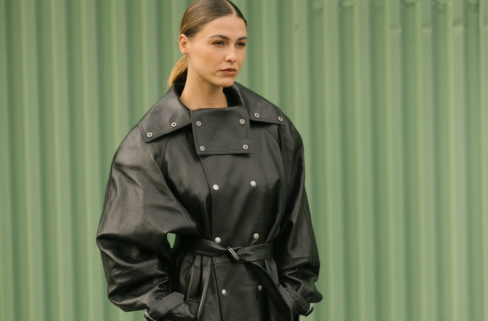 Velký návrat kousku z 19. století: Objevte kouzlo jednoho z největších módních trendů sezóny