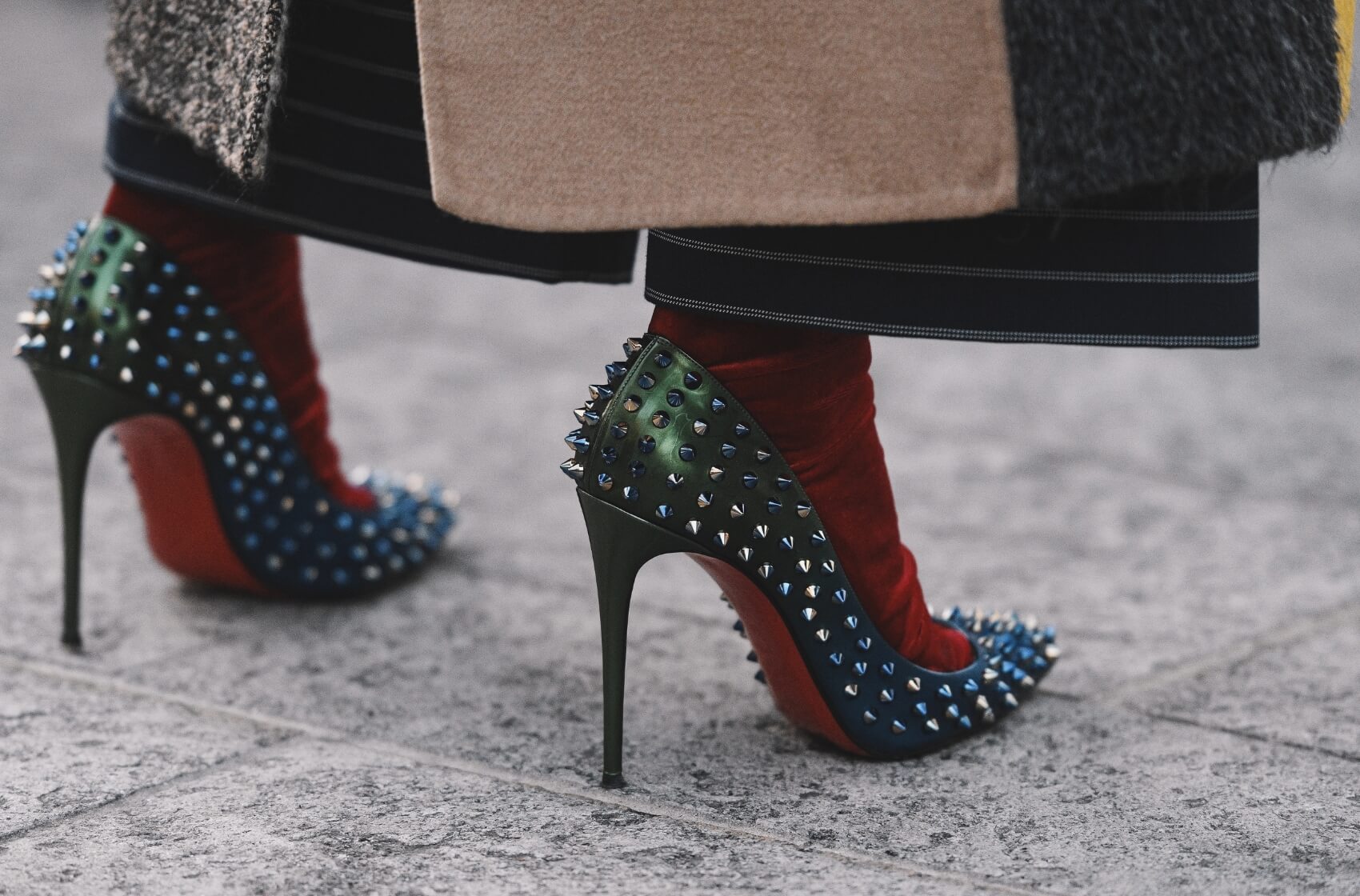 Snad nejkontroverznější kombinace v obuvi je trendem letošní zimy