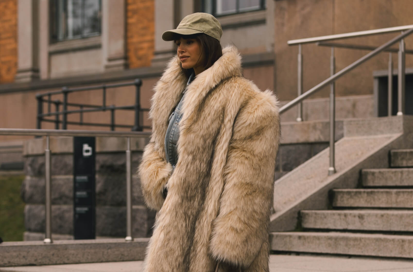 Nepostradatelným trendem zimní sezóny je kousek, který kombinuje pohodlí i luxus