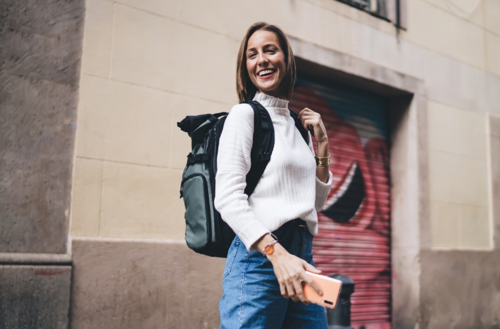 Batohy v městském stylu: Jak batoh Guess změnil vnímání elegance v každodenním designu?