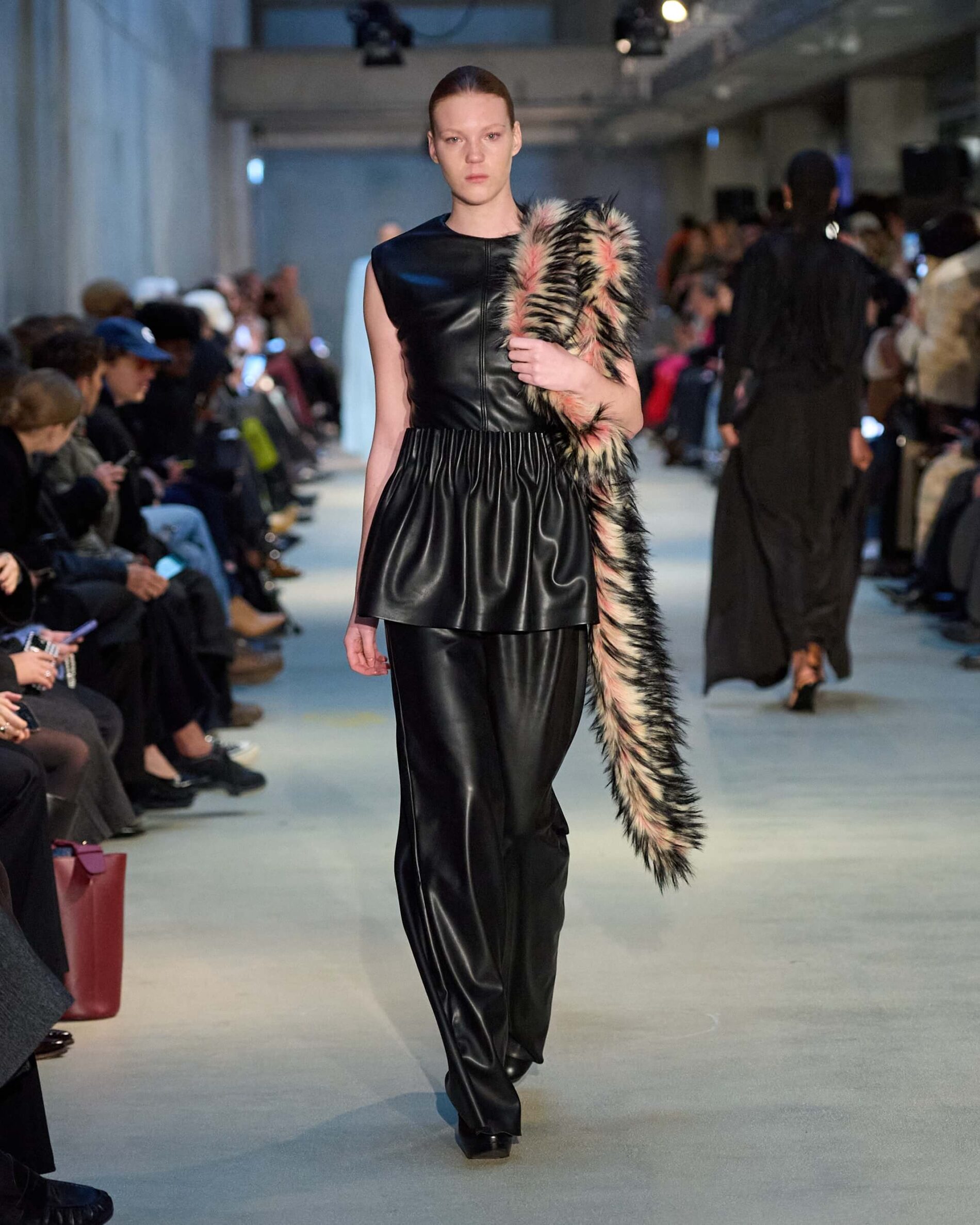 Modelka na přehlídkovém mole