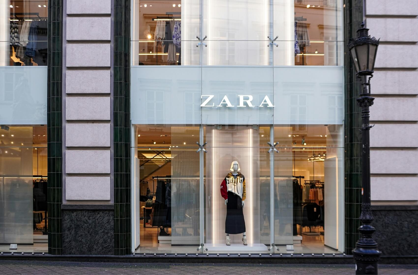 Spolupráce, která rozvířila debaty: Pro Zaru bude navrhovat známý módní návrhář