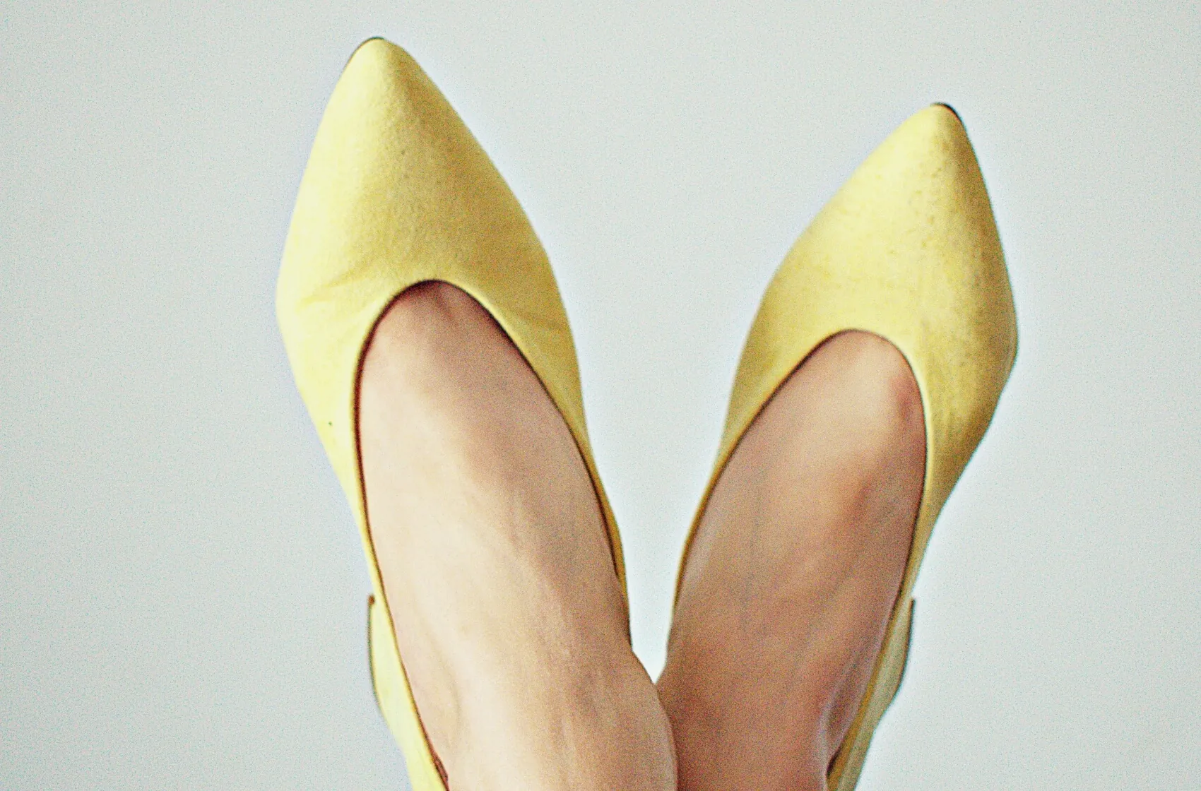 Pointy flats je trend, který vám prodlouží nohy a hodí se ke každému outfitu